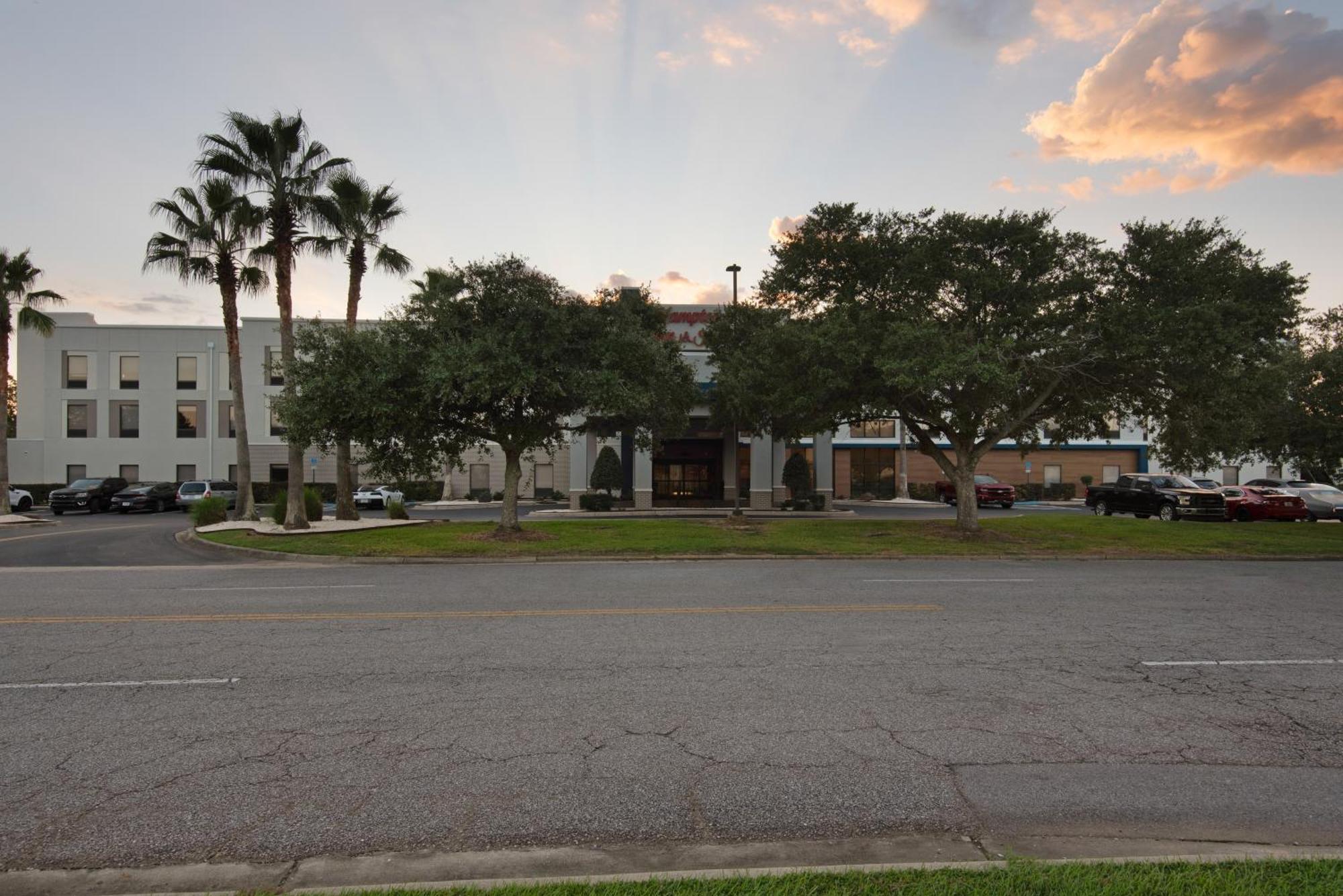 Hampton Inn & Suites Pensacola I-10 N At University Town Plaza Eksteriør bilde