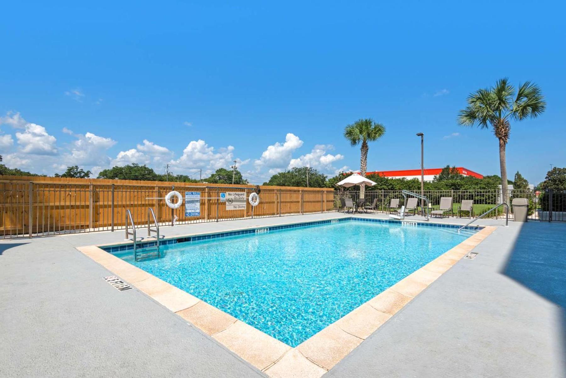 Hampton Inn & Suites Pensacola I-10 N At University Town Plaza Eksteriør bilde